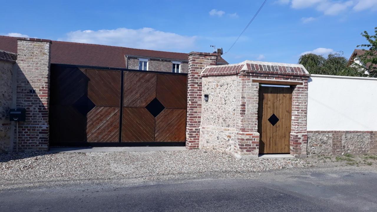 Gite De La Baguelande Les Andelys Exterior photo